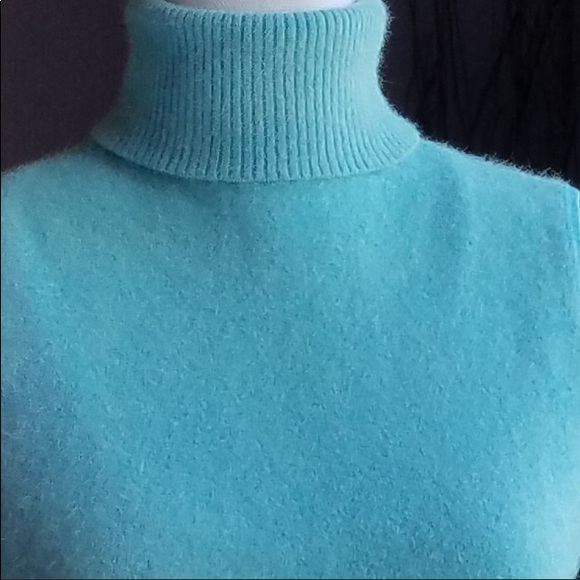Angora Sleeveless Turtleneck Sweater from Italy - Picture 4 of 8